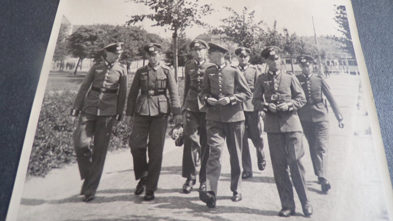 Large grouping of a Obergefr. 5.Inf Rgt 41 mot 2/3