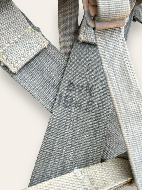 Tan Late-War 'Tragegestell' -1945-