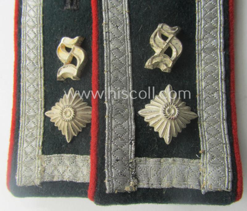 Pair of WH (Heeres), early- (ie. mid-) war-period so-called: 'M36 o. M40'-styled, NCO-type 'cyphered' shoulderstraps: 'Wachtmeister der Art.-Truppen u. Mitglied einer Artillerieschule'
