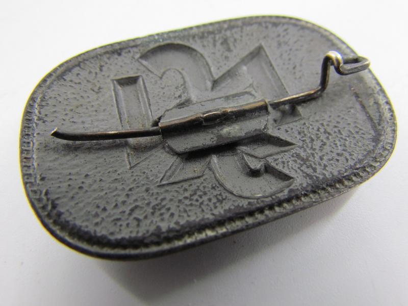 National Socialist Social Welfare (NSV), Broach