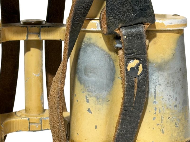 Wehrmacht D.F. 6x30 binoculars with bakelit case