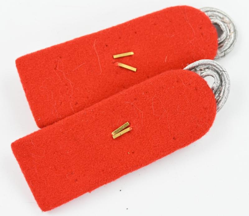 German LW Officer's Shoulderboards  'Artillery Rgt.4'