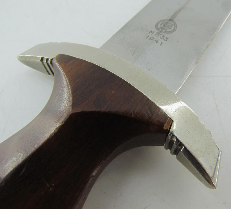 SA Dagger by M7/33 – F.W. Höller with Three Piece Hanger