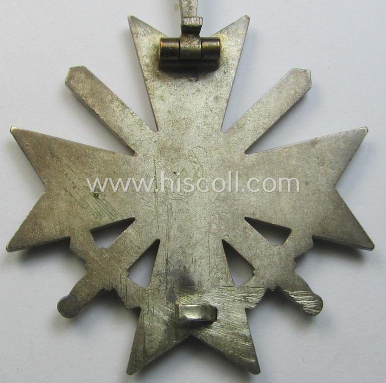 'KvK 1. Kl. mit Schwertern' being a neatly maker (ie. '62'-) marked example that comes in its equally maker- (ie. 'Kerbach & Oesterhelt'-) marked etui