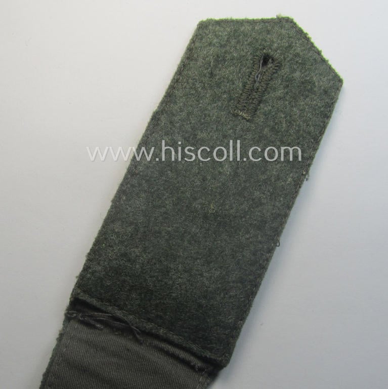 Single, WH (Kriegsmarine) 'cyphered' EM-type shoulderstrap: 'Soldat eines Küsten-Artillerie-Rgts. o. Abtlgs.'