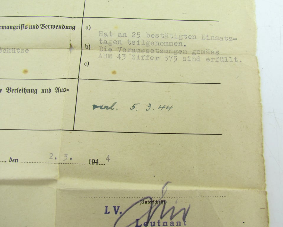 Document/Medal grouping, 23rd Panzer divison Panther V crewman ( including Panzerkampfabzeichen 25!)