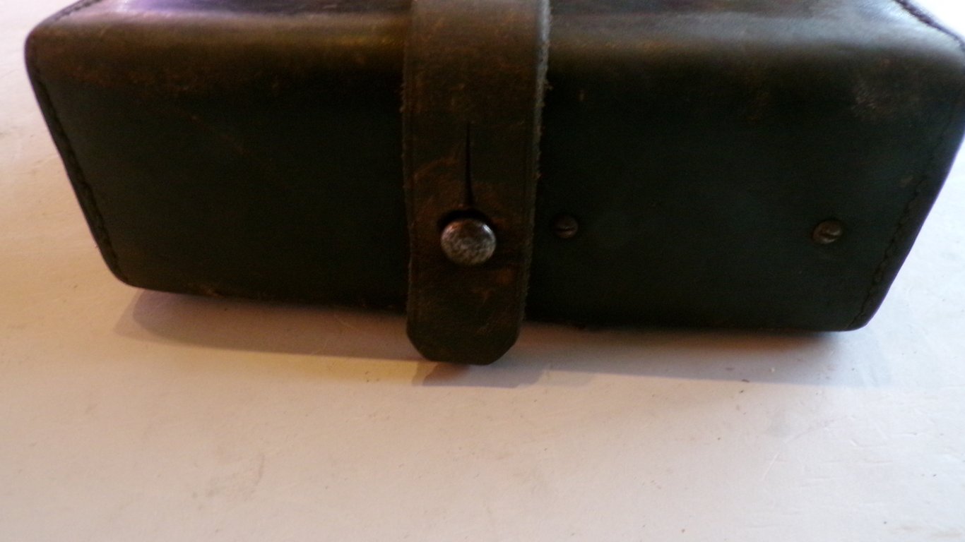 MG13 Gunners tool pouch with content