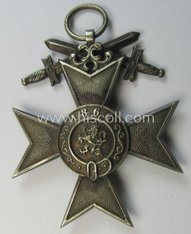 Superb, (pre)WWI-period: 'Bayern Militär-Verdienstkreuz 2. Klasse mit Schwertern' being a nicely preserved example that came stored in its luxuriously styled, light-blue-coloured etui (marked: 'Hofkunstanstalt Jacob Leser - Straubing')