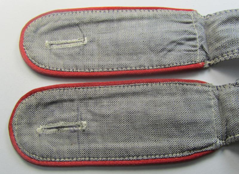 Pair of WH (LW) 'summer-style' EM-type shoulderstraps (as especifically intended for usage on the: 'blau-mellierter-Hemden') (ie. summer-shirts) as was intended for a: 'Soldat der LW-Flak-Artillerie-Trpn.'