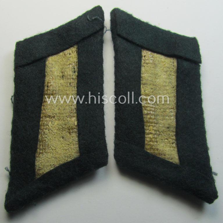 Moderately used - and fully matching! - pair of WH (Heeres) officers'-type collar-tabs, as was piped in the bright-red-coloured branchcolour as was intended for usage by an: 'Offizier der (Sturm)Artillerie-Truppen'