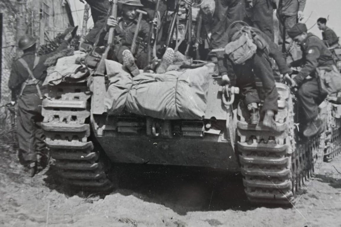 US WW2 Press Photo 'British Troops on the Front'