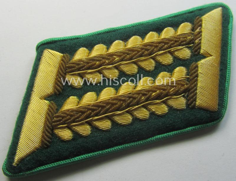 Superb - and fully matching and/or scarcely encountered! - pair of WH (Heeres) hand-embroidered, high-ranked officers'-type collar-patches as was intended for - and with certainty worn by! - a: 'Wehrmachtsbeamte des höheren Dienstes'