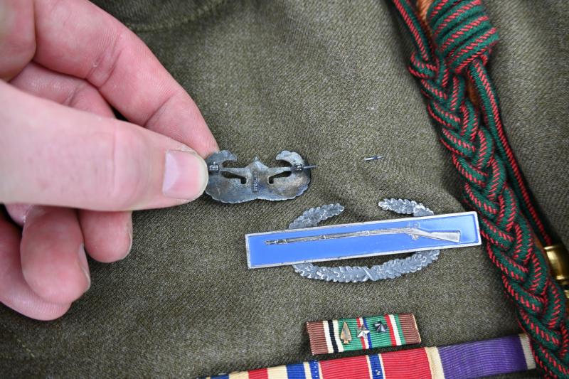 US WW2 82nd Airborne Division 325th GIR IKE Service Jacket & Garrison Cap