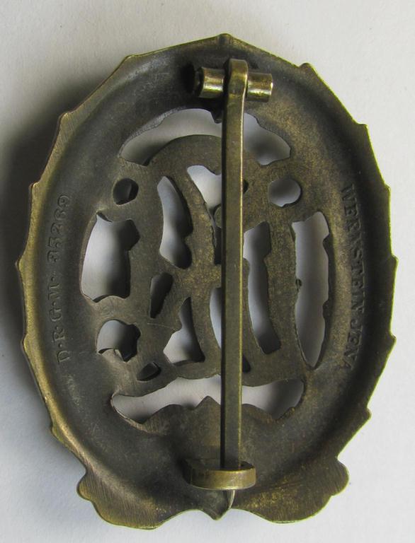 Attractive - and I deem just moderately worn- ie. used! - 'Reichssportabzeichen DRL in Bronze' (or: DRL sports'-badge in bronze) being an example that is nicely maker- (ie. 'Wernstein - Jena'-) marked on its back
