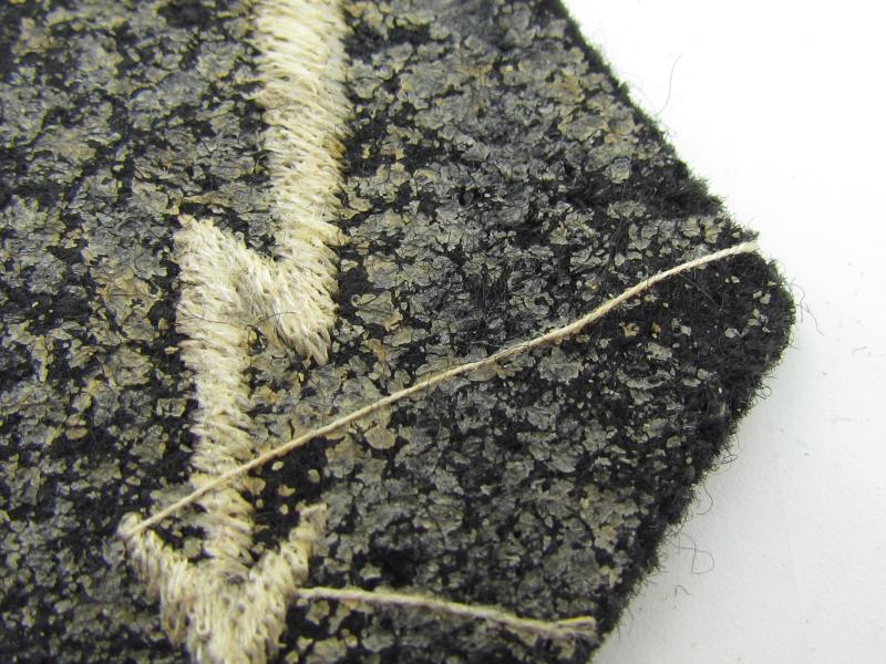 Waffen SS – Funker “radio operator” sleeve insignia