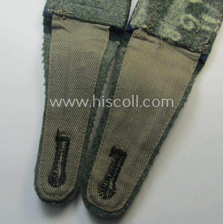 Pair of WH (Heeres) so-called: 'M40 o. M41'-pattern, NCO-type shoulderstraps: 'Unteroffizier einer Sanitäts-Abtlgs.'