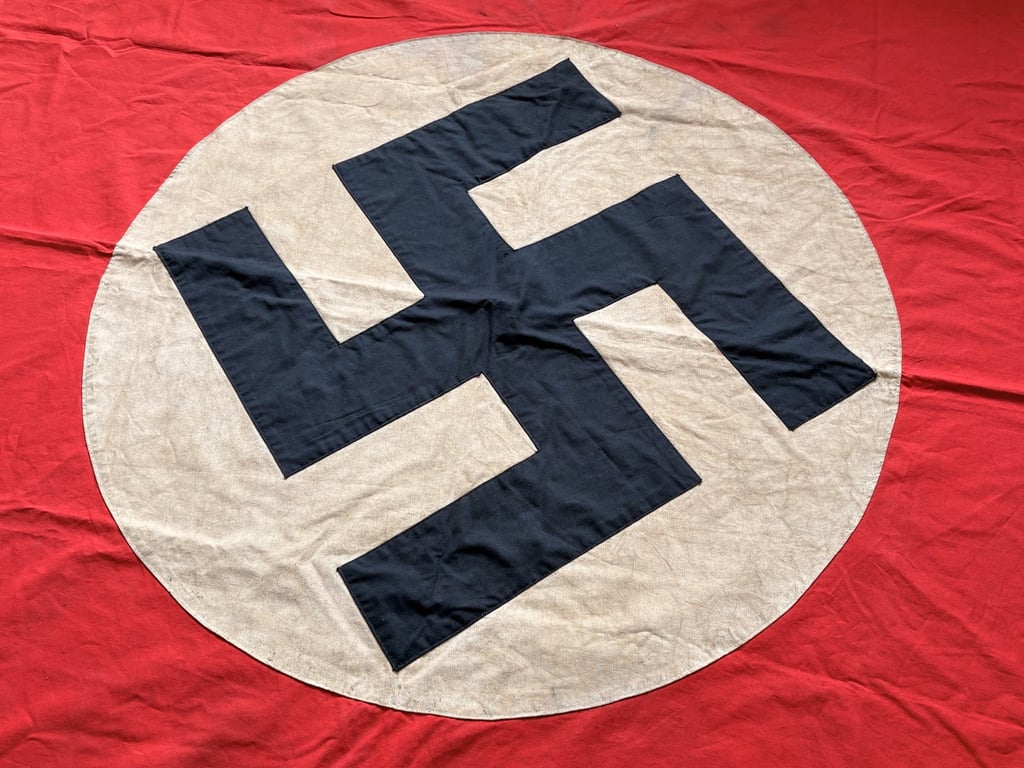 EARLY RARE GERMAN WWII, THIRD REICH COMBAT PANZER TANK IDENTIFICATION FLAG.
