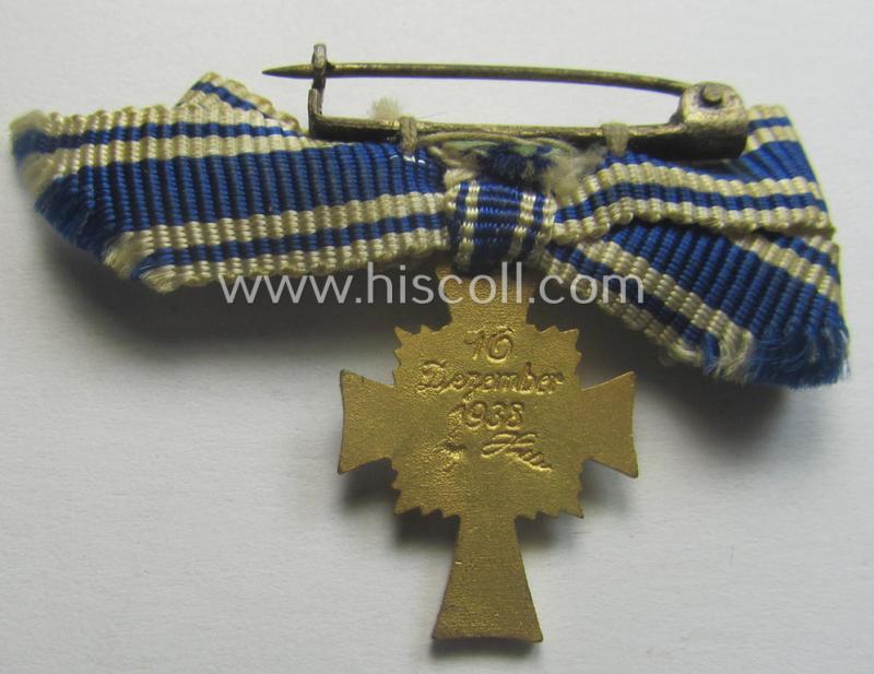 Miniature of an: 'Ehrenkreuz der deutschen Mutter - erste Stufe' (or: golden-class mothers'-cross) being a non-maker-marked example that comes in an overall nice- (albeit moderately worn- ie. used-), condition