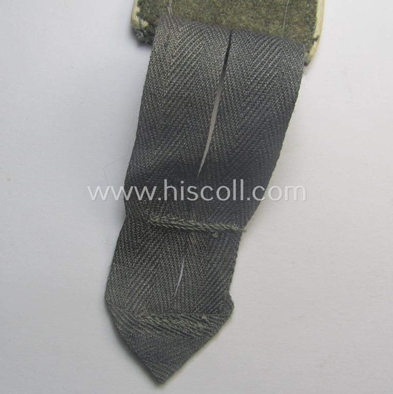 Neat - regrettably single but nevertheless scarcely encountered! - WH (Heeres) later-war period- (ie. 'simplified'- ie. 'M44- o. M45'-pattern-) NCO-type shoulderstrap as intended for - and clearly worn by! - an: 'Uffz. der Infanterie-Trpn.'