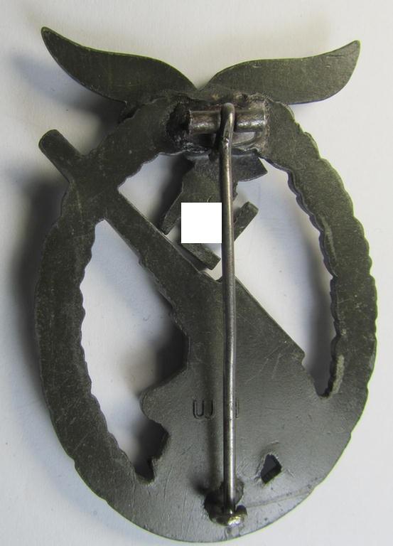 Superb, later-war period- and/or: zinc- (ie. 'Feinzink'-) based example of a maker- (ie. 'WH'-) marked, WH (Luftwaffe) 'Flakkampfabzeichen' (or: airforce anti-aircraft badge) as was produced by the desirable: 'Wilhelm Hobacher'-company