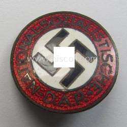 'N.S.D.A.P.-Parteiabzeichen' showing the makers'-designation: 'RzM' and/or: 'M1/127 (=...