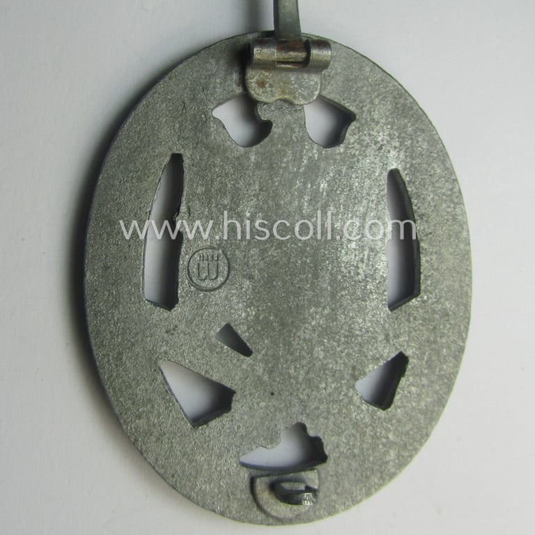 Superb, 'Allgemeines Sturmabzeichen' (or: general assault-badge ie. GAB) being a maker- (ie. 'ÜÜ'- ie. 'E.F. Wiedmann') marked so-called: 'Lily Pad-hinge'-example as was executed in zinc-based metal