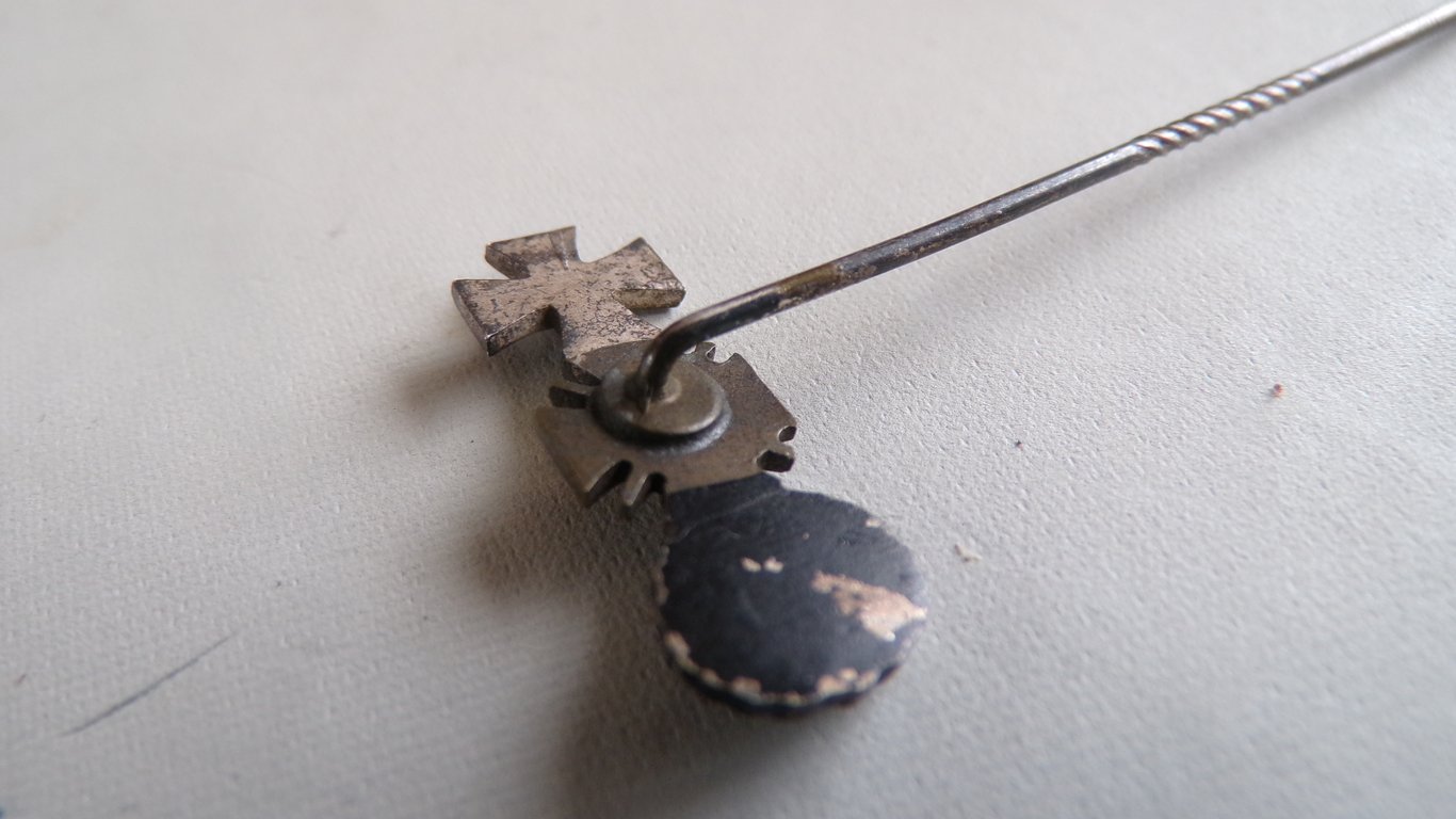 WW1 miniature stickpin