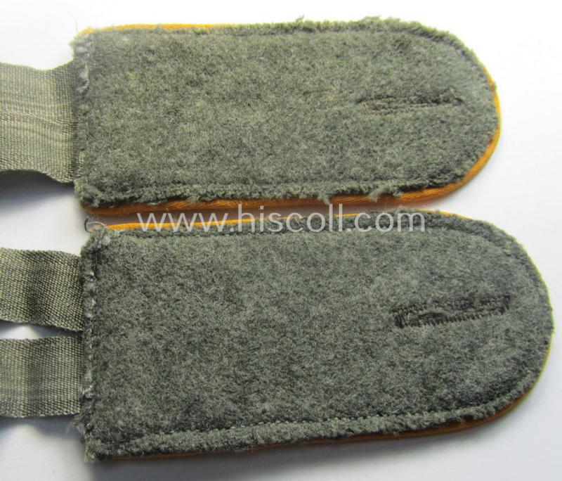 Pair of WH (Heeres) simplified- ie. 'last-ditch'- (ie. 'M44/M45'-) pattern EM-type shoulderstraps: 'Soldat eines Kav. o. Aufkl.-Abts. o. Rgts.'