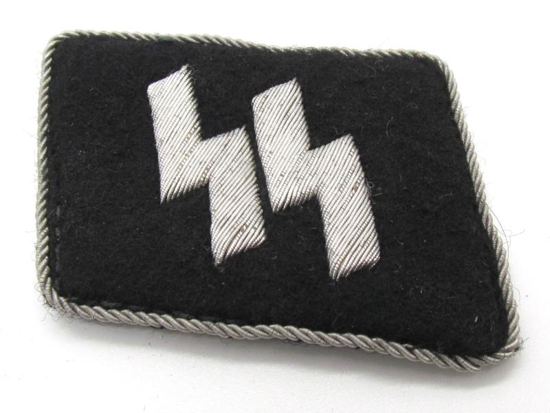 Waffen-SS ‘Untersturmführer’ officer collar tab set