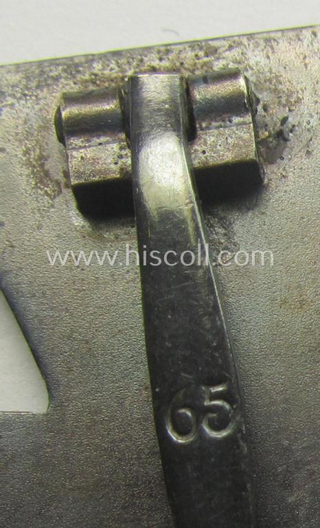 'Eisernes Kreuz 1. Klasse' being a clearly maker- (ie. '65'-) marked and/or fully untouched example by by the desirable 'Hersteller' named: 'Klein & Quenzer A.G.'