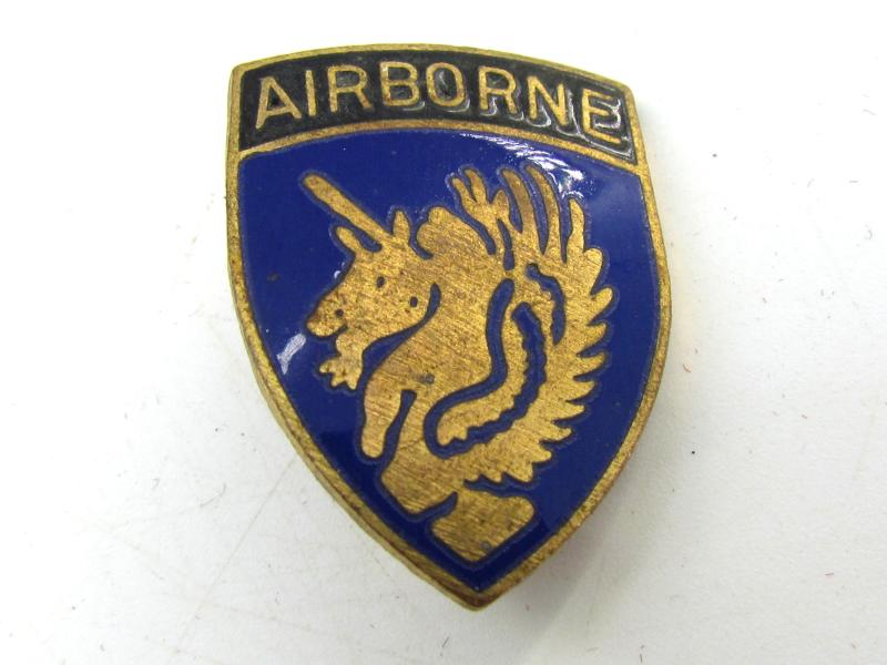 WWII US 13th AIRBORNE DIVISION Crest Insignia Pinback