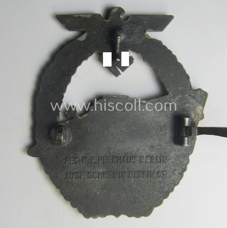 Superb, WH (Kriegsmarine) so-called: 'Kriegsabzeichen für Schnellboote - 2. Modell' (or: E-boat-war-badge of the 2nd model) being a maker- (ie. 'Fec. W.E. Peekhaus'-) marked example as was produced by the: 'Schwerin'-company