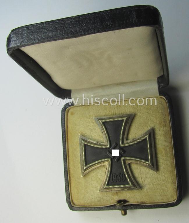 'Eisernes Kreuz 1. Klasse' (ie. Iron Cross 1st class) being an (I deem) early-war-period-produced (albeit non-maker-marked) example by 'K&Q' that comes complete in its specific etui
