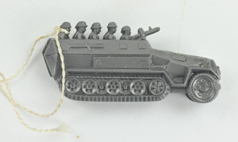 German WHW Plastic Figure 'SDKFZ 251'