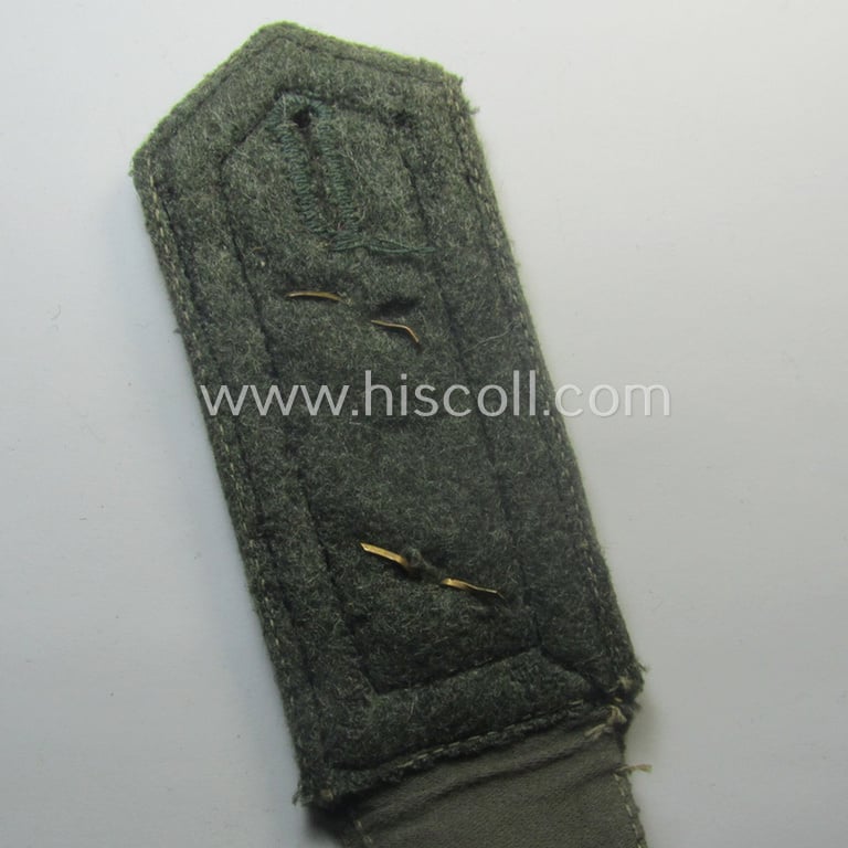 Single, 'cyphered'- (and I deem early- ie. mid-war-period) WH (Kriegsmarine) NCO-type shoulderstrap as was intended for usage by an: 'Oberfeldwebel eines Küsten-Artillerie-Rgts.'