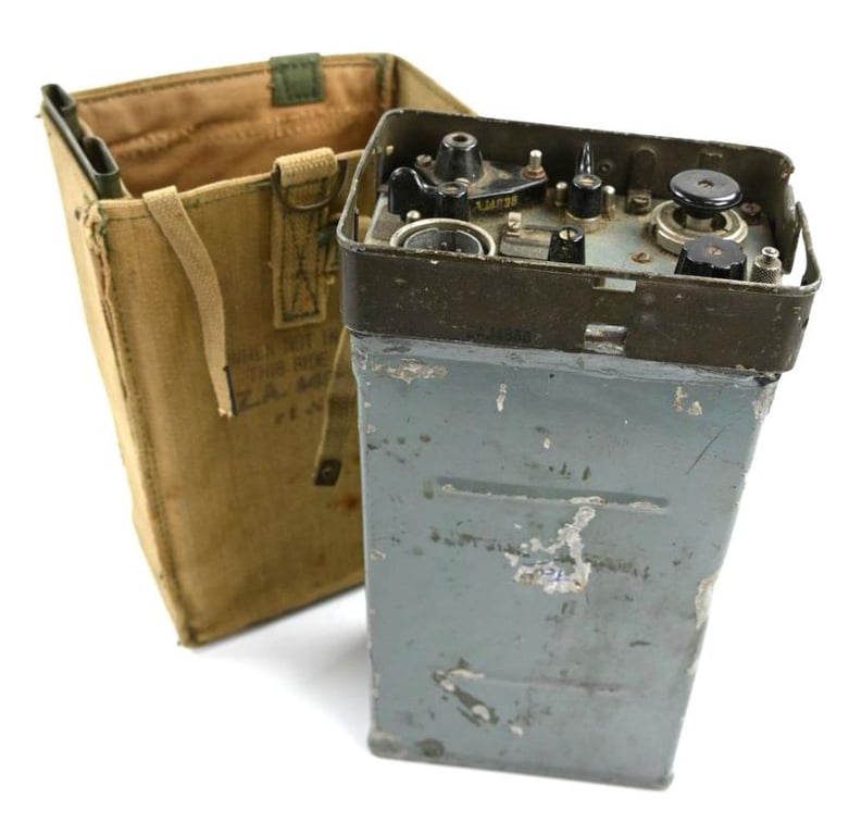 British WW2 Wireless No.46 Set with Carrying Bag