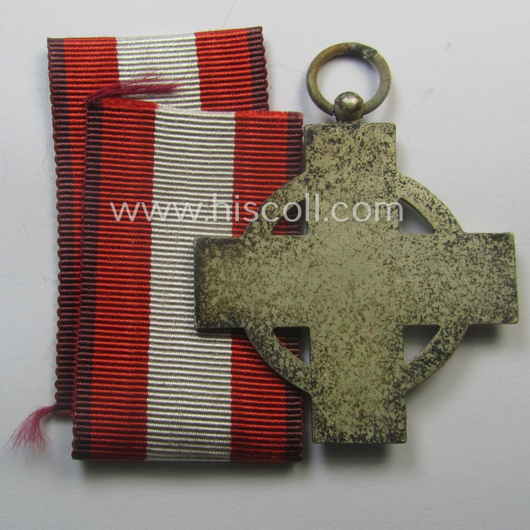 Attractive, 'Feuerwehr-Ehrenzeichen der II. Stufe' that comes together with its period piece of ribbon (ie. 'Bandabschnitt') as issued and/or recently found