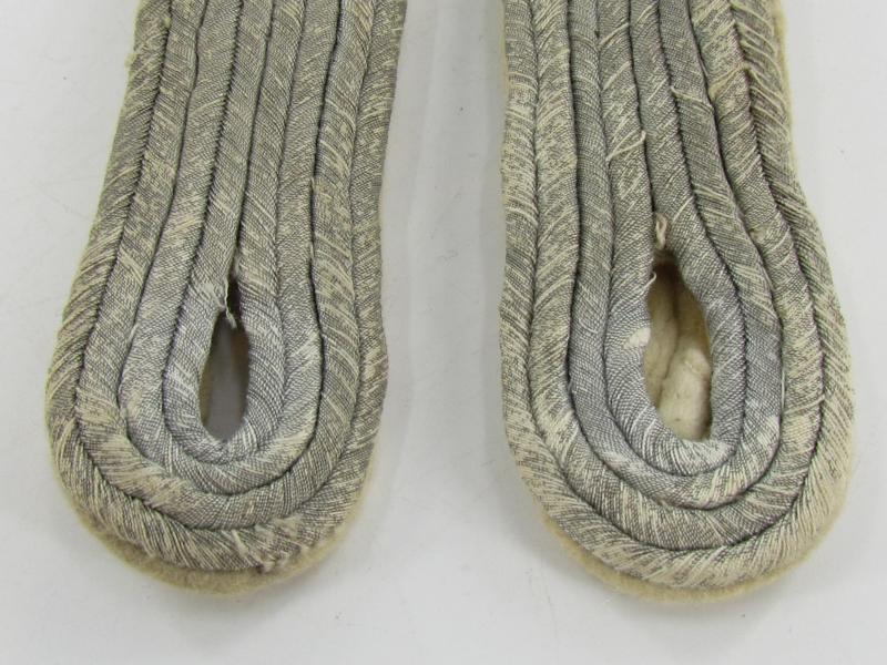 Wehrmacht Heer Leutnant Shoulder Boards