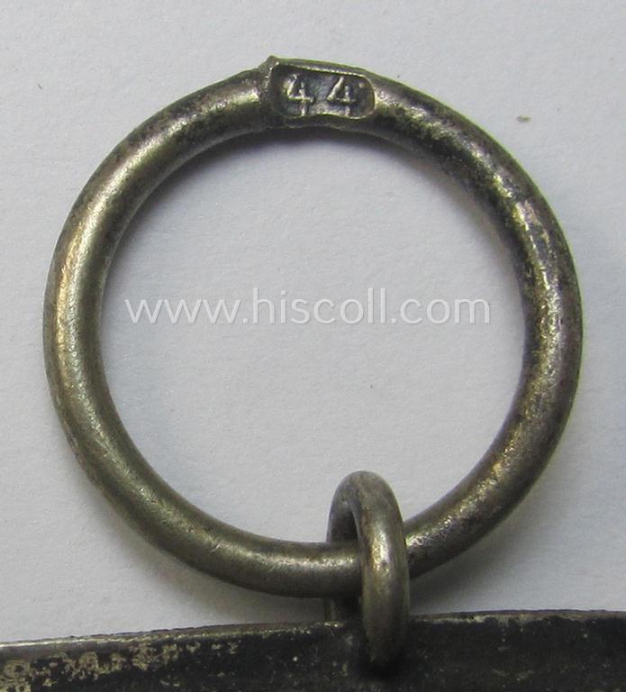 'Eisernes Kreuz II. Klasse' being a clearly maker- (ie. '44'-) marked example by the: 'Jakob Bengel'-company