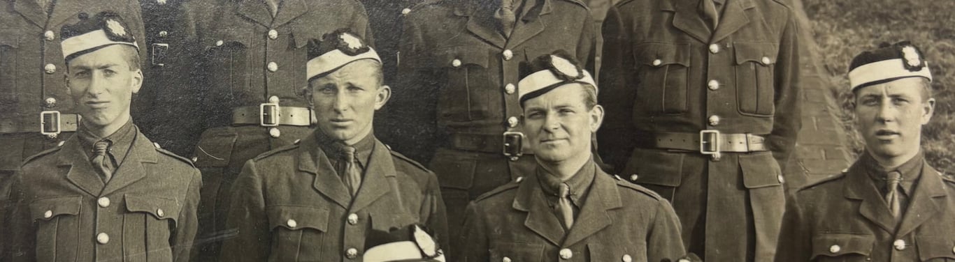 WW1 Highland Light Infantry Officer Cadet Glengarry and Photo