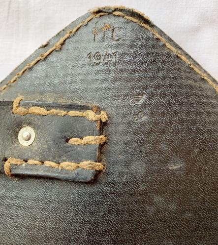 German Folding Shovel with Carrying Case, 1st model