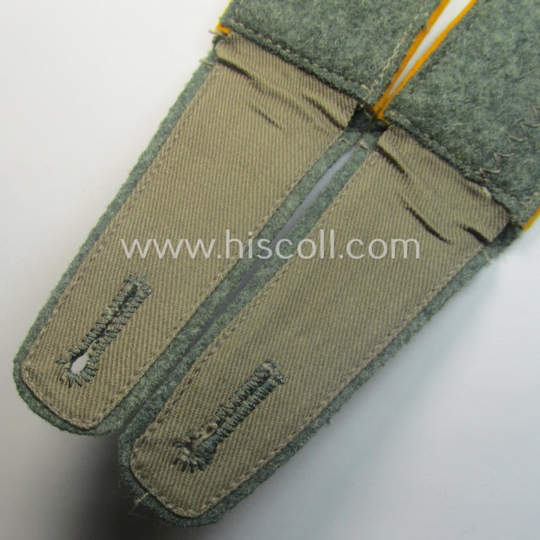 Pair of WH (Heeres) early-war-period- (ie. 'M40'- ie. 'M41'-pattern), EM-type shoulderstraps as was intended for a: 'Soldat eines Kavallerie- o. Reiter-Rgts.'