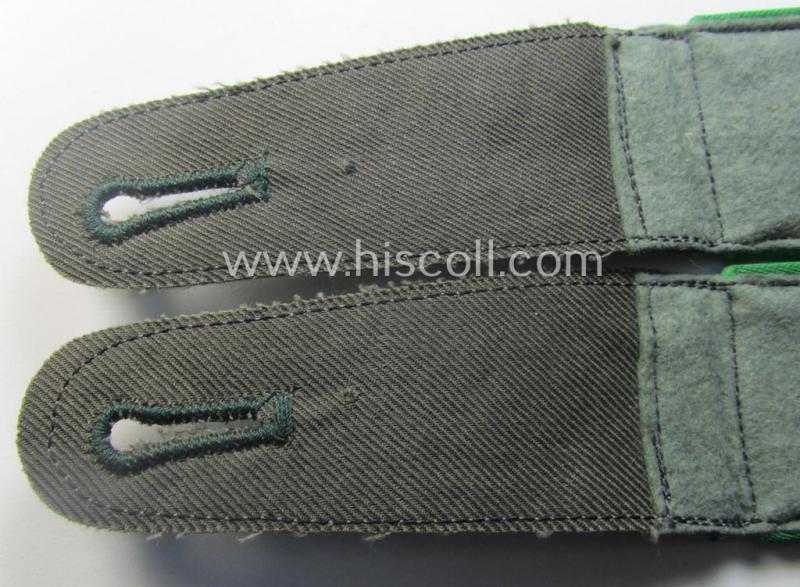 Pair of WH (Heeres) NCO-type (ie. 'M40- o. M43'-pattern) shoulderstraps: 'Soldat eines Gebirgsjäger- o. Jäger-Rgts.'
