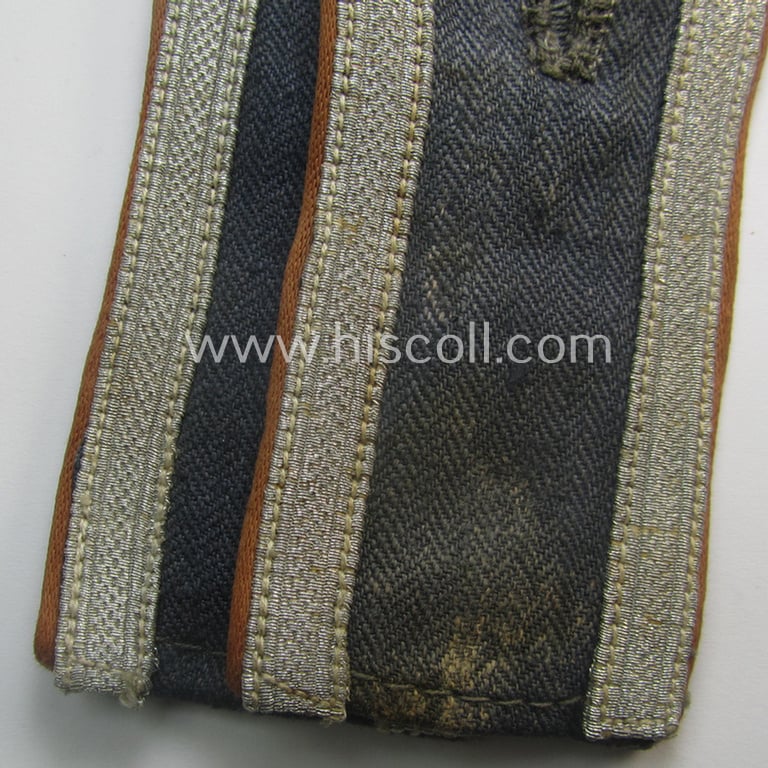 Superb - fully matching and with certainty rarely seen! - pair of WH (Luftwaffe) NCO-type shoulderstraps as executed in HBT-type cloth as was intended for usage by an: 'Unteroffizier der Nachrichten-Trpn.'