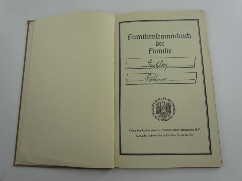 Book : Deutsches Einheits- Familien Stambuch