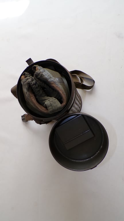 Complete M30 Gas Mask Set Luftschutz 1939