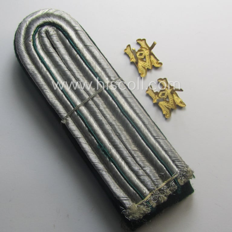 Attractive - and fully matching! - pair of neatly 'cyphered', administrative-officers'-pattern shoulderboards as was specifically intended for usage by a WH (Heeres) 'Leutnant des gehobener Dienstes'
