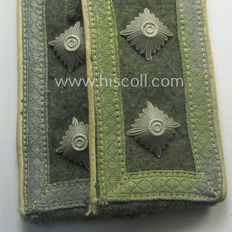 Pair of typical later-war-period- (ie. 'M44'-pattern) WH (Heeres) NCO-type shoulderstraps as intended for usage by an: 'Oberfeldwebel eines Infanterie-Rgts.'
