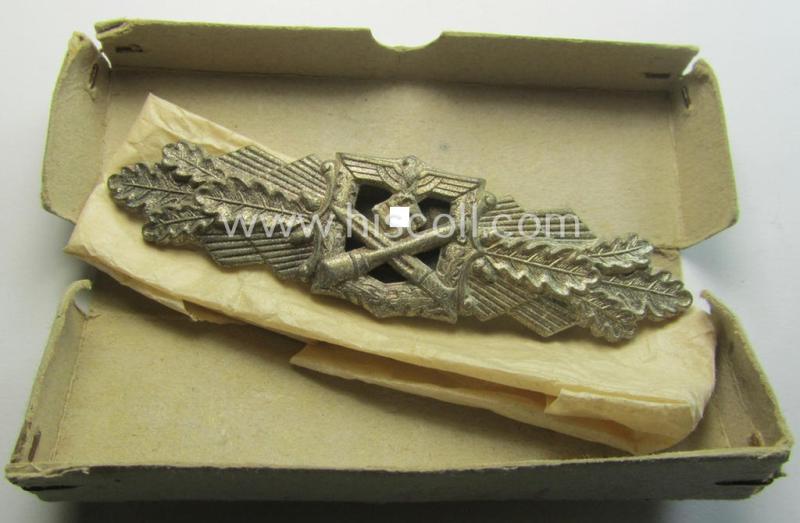 'Nahkampfspange in Silber' being a maker- (ie. 'FLL'-) marked so-called: '3rd pattern'-specimen that came in its (rare!) carton-based box