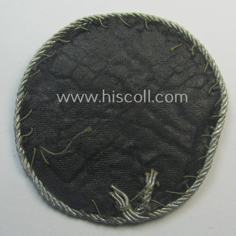 WH (Heeres) so-called: trade- and/or special-career arm-insignia (ie. 'Laufbahn- o. Tätigkeitsabzeichen') as intended for a: 'geprüfter Waffenmeister' (or: weapon-equipment NCO) being a machine-embroidered 'variant'